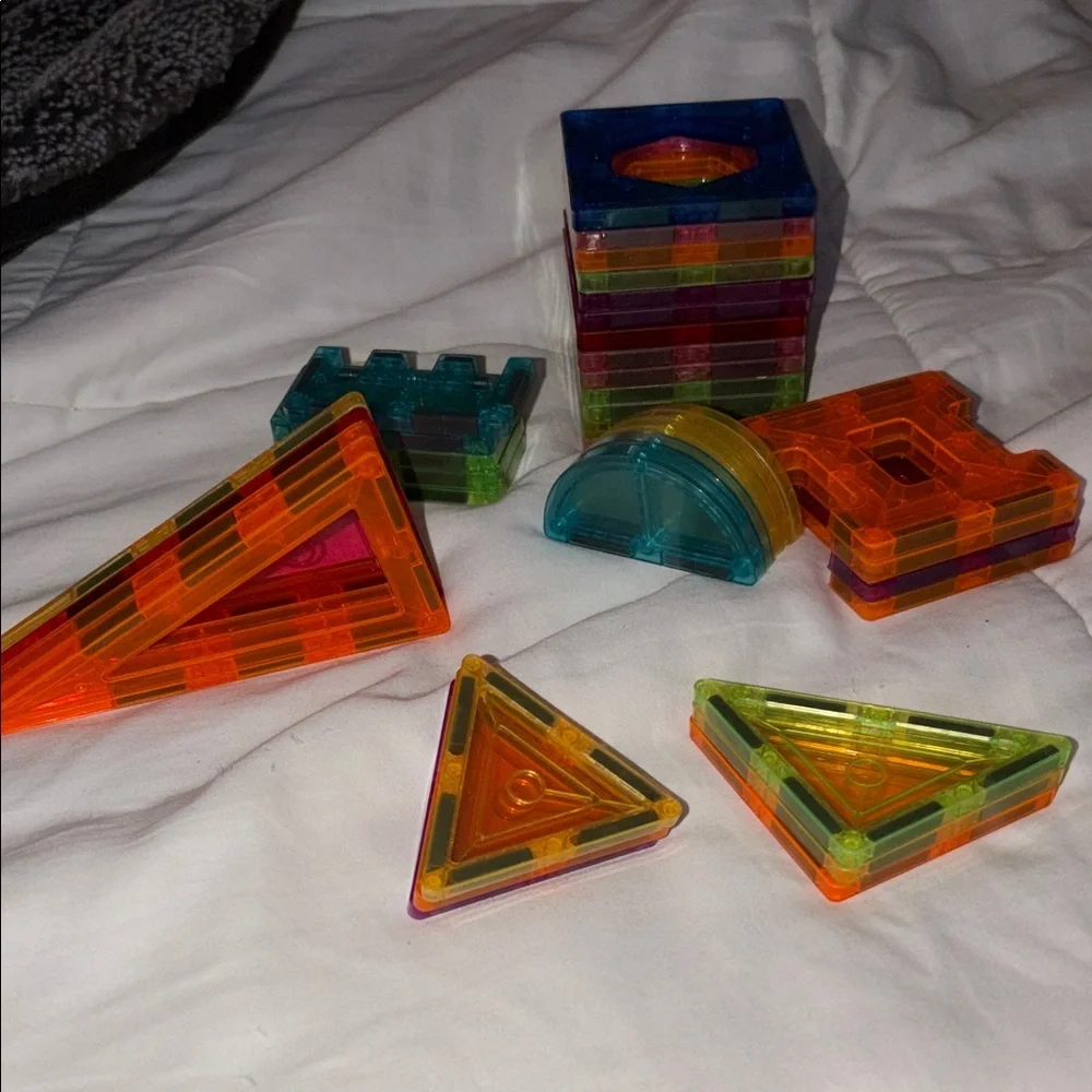 Translucent Magnetic Rainbow Building Blocks Set (37 pieces)